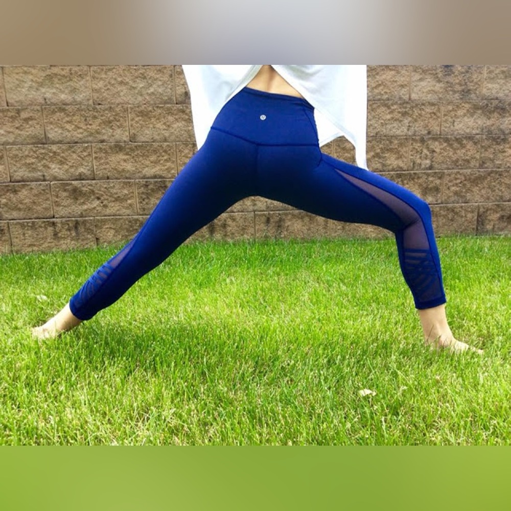 lululemon | Minimalist Crop Hero Blue High Rise Mesh Panel Criss Cross Straps 6 - Picture 4 of 16